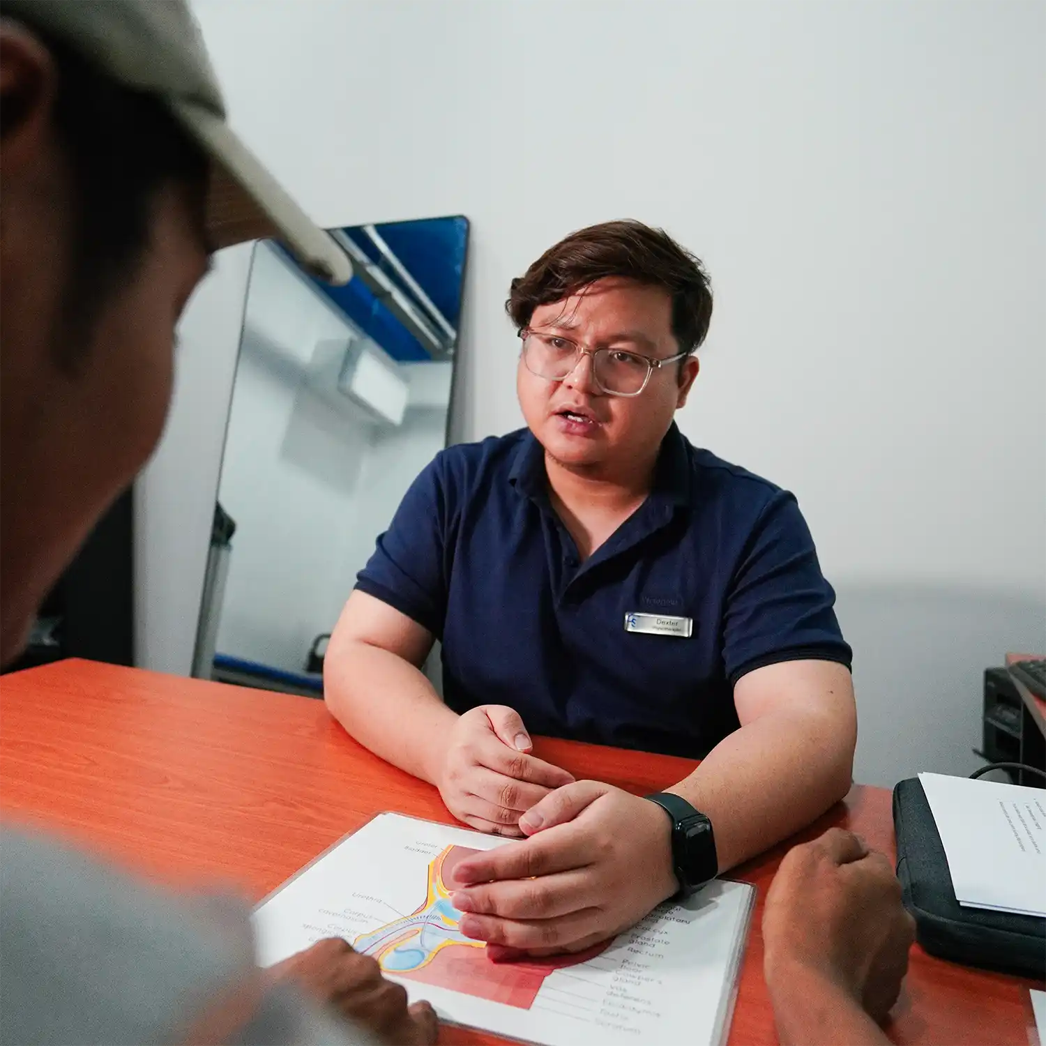 Physiotherapist Dexter Consultation SuamiSihat Clinic